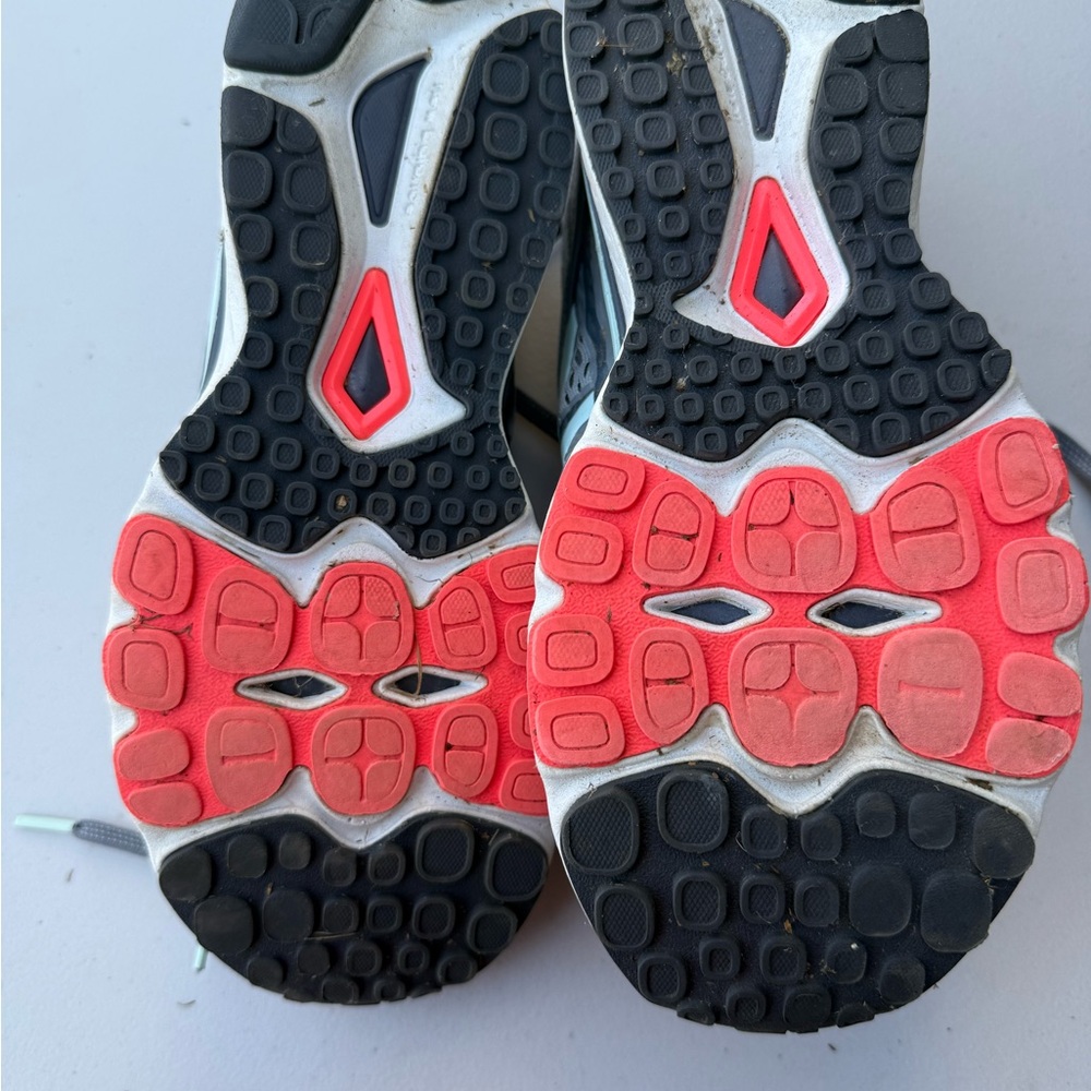 New Balance Gray and Pink Athletic Shoes - Picture 4 of 5